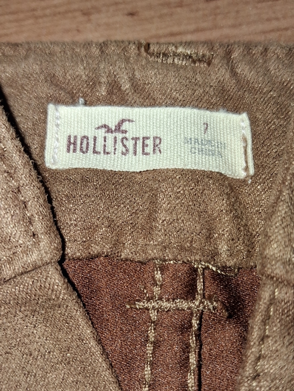 Hollister Suede Shorts - Picture 4 of 4